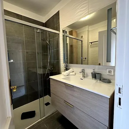 Benny With Garage 公寓 阿德耶