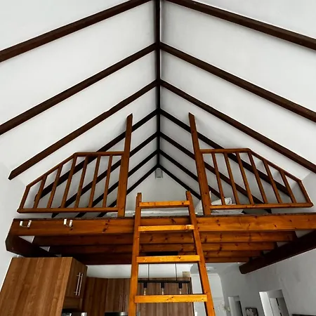 Benny With Garage 阿德耶