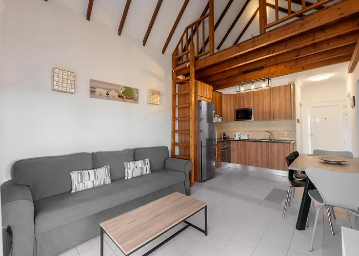 Benny With Garage דירה