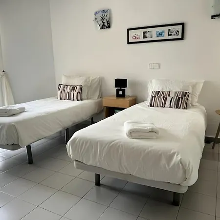 Benny With Garage אדחה