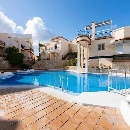 Benny Fanabe - 2 Bed And Loft Apartment, Ac, Pool & Parking Costa Adeje (Tenerife)