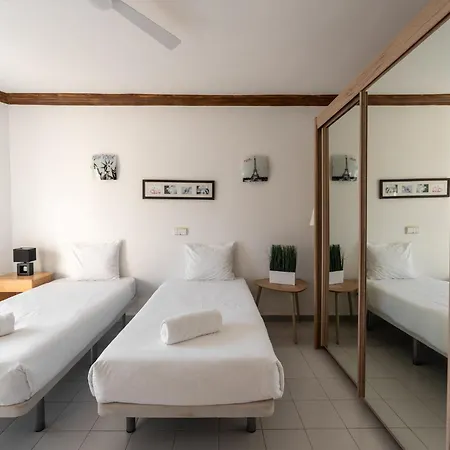 Benny Fanabe - 2 Bed And Loft Apartment, Ac, Pool & Parking 阿德耶