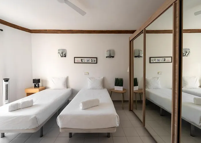 Benny With Garage Costa Adeje (Tenerife)